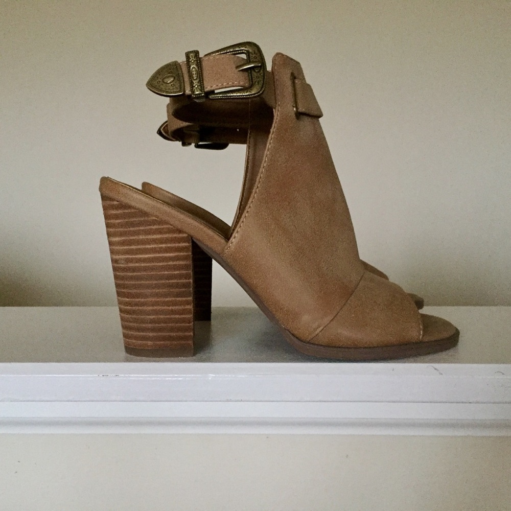⬇️$35⬇️GUESS Ankle Boots Sz 6
